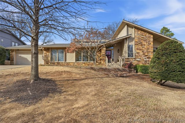 6212 S SANDUSKY Avenue, Tulsa, OK 74136