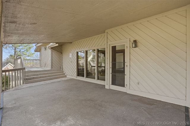 6212 S SANDUSKY Avenue, Tulsa, OK 74136