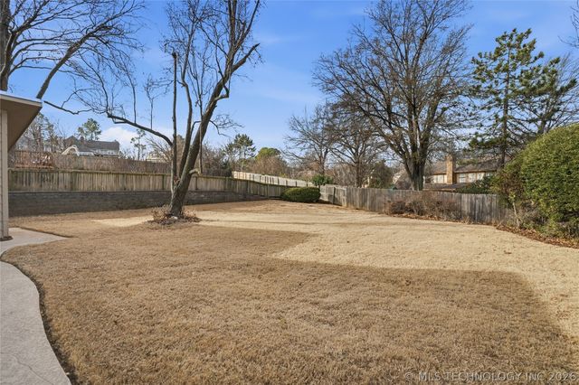 6212 S SANDUSKY Avenue, Tulsa, OK 74136