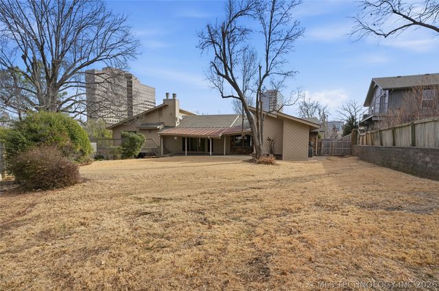 6212 S SANDUSKY Avenue, Tulsa, OK 74136