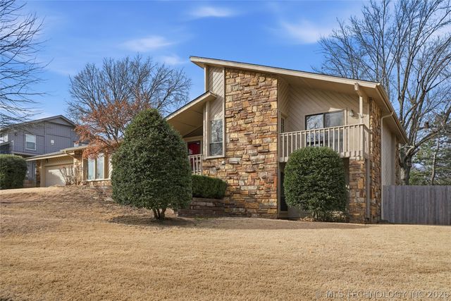 6212 S SANDUSKY Avenue, Tulsa, OK 74136