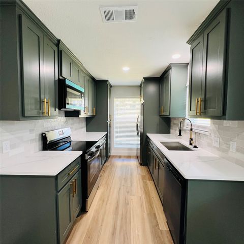 1601 Juneau Street, Grand Prairie, TX 75050