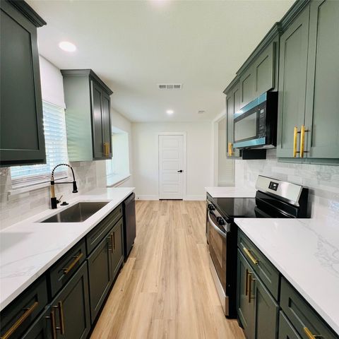 1601 Juneau Street, Grand Prairie, TX 75050