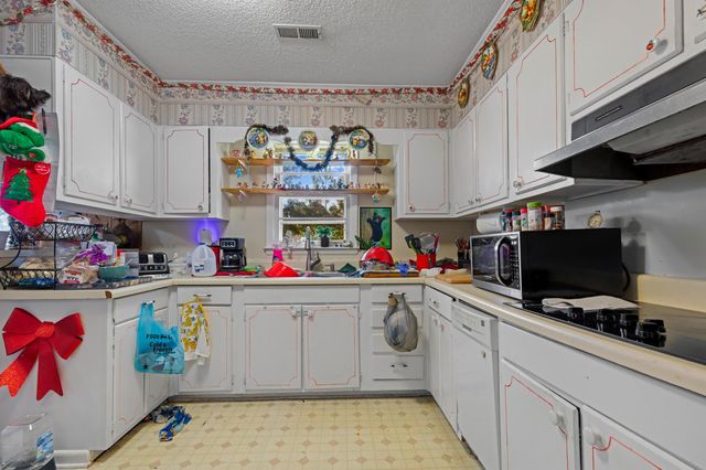 3422 Longwood Ln., Conway, SC 29527
