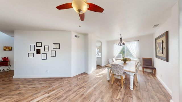1051 N Coventry Avenue, Clovis, CA 93611