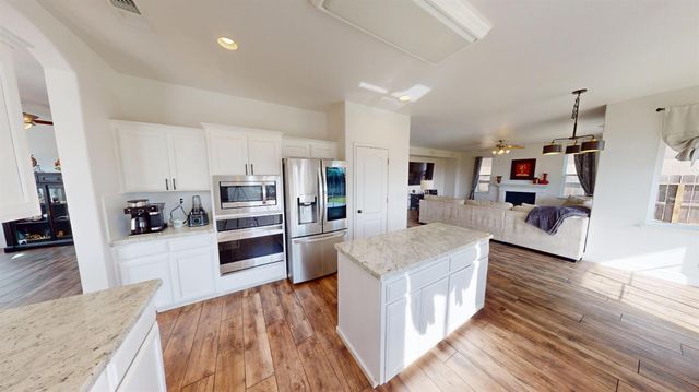 1051 N Coventry Avenue, Clovis, CA 93611
