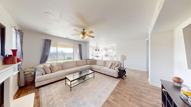 1051 N Coventry Avenue, Clovis, CA 93611
