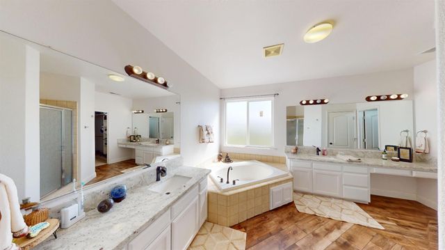 1051 N Coventry Avenue, Clovis, CA 93611