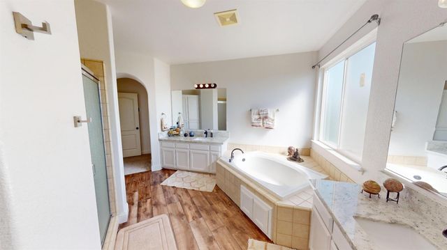 1051 N Coventry Avenue, Clovis, CA 93611
