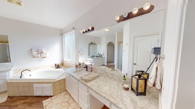 1051 N Coventry Avenue, Clovis, CA 93611