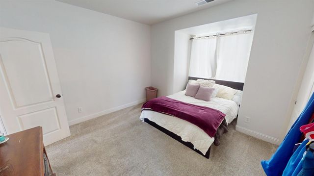 1051 N Coventry Avenue, Clovis, CA 93611