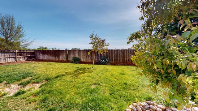 1051 N Coventry Avenue, Clovis, CA 93611