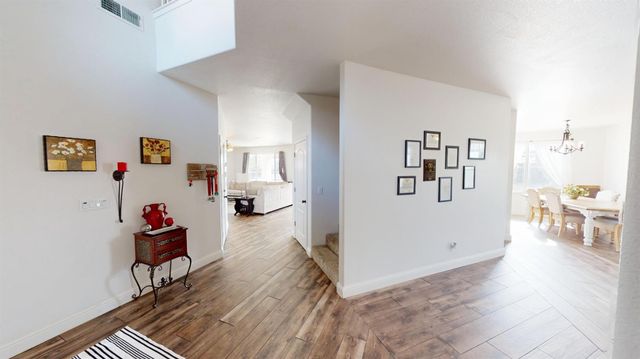 1051 N Coventry Avenue, Clovis, CA 93611