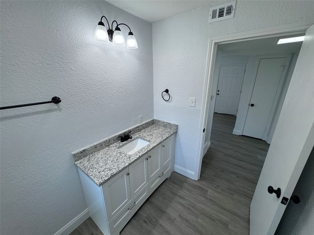 2608 Roseland Street, Fort Worth, TX 76103