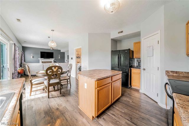 6382 Stonehaven Lane, Bedford Heights, OH 44146