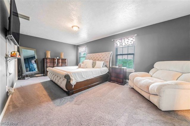 6382 Stonehaven Lane, Bedford Heights, OH 44146