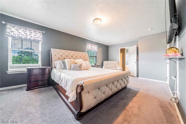6382 Stonehaven Lane, Bedford Heights, OH 44146
