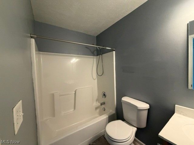 6382 Stonehaven Lane, Bedford Heights, OH 44146