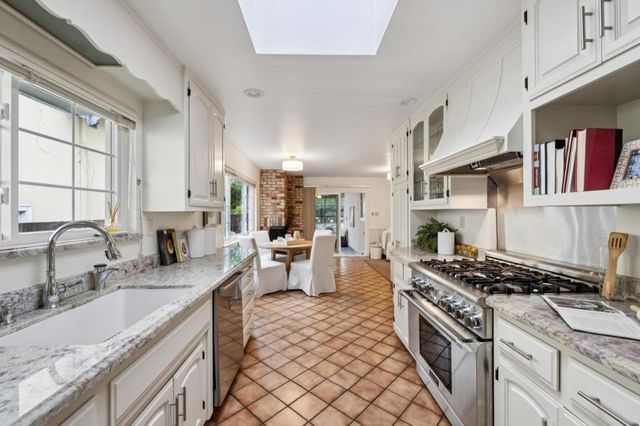 390 Hobart Avenue, San Mateo, CA 94402