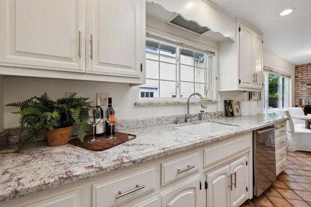 390 Hobart Avenue, San Mateo, CA 94402