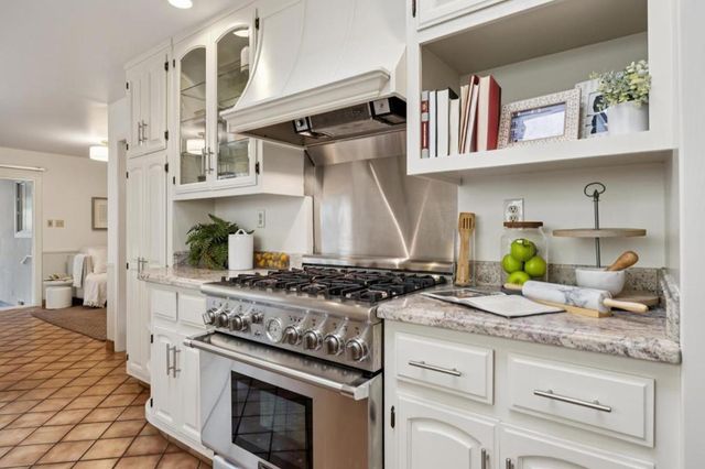 390 Hobart Avenue, San Mateo, CA 94402