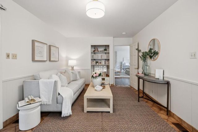 390 Hobart Avenue, San Mateo, CA 94402