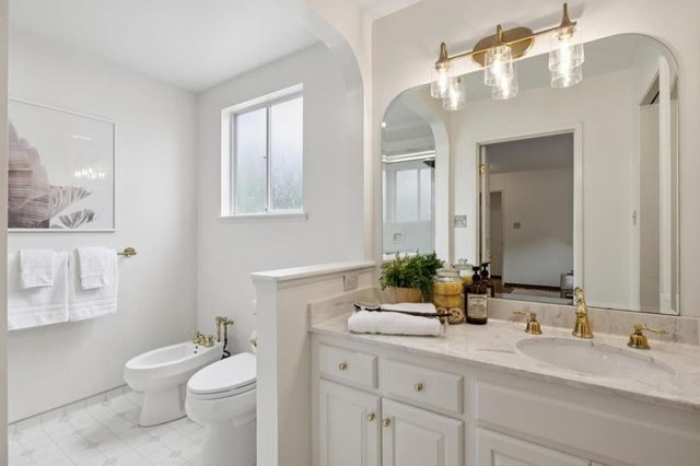 390 Hobart Avenue, San Mateo, CA 94402