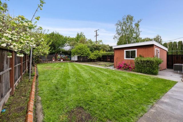 390 Hobart Avenue, San Mateo, CA 94402