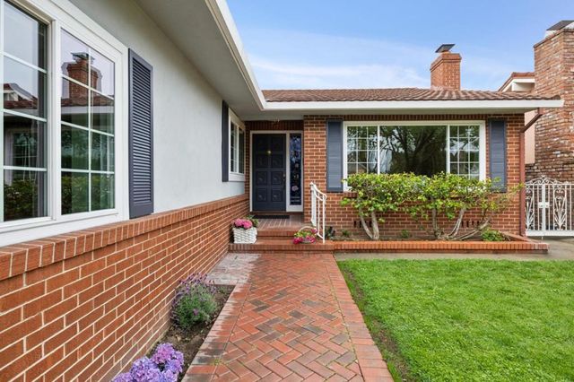 390 Hobart Avenue, San Mateo, CA 94402