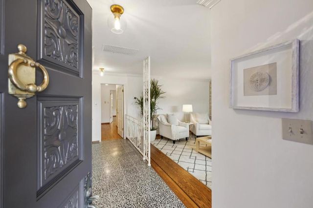 390 Hobart Avenue, San Mateo, CA 94402