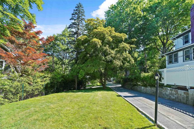 80 Bischoff Avenue, Chappaqua, NY 10514