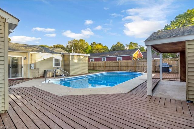 4138 3rd ST, Chesapeake, VA 23324