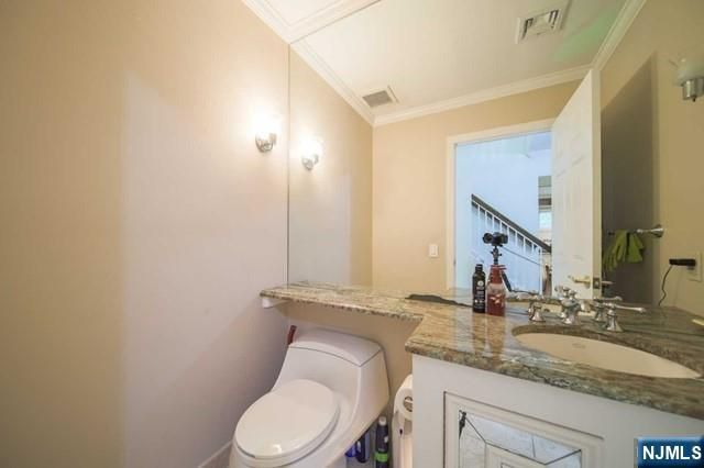 4 Mellon Lane, Tenafly, NJ 07670