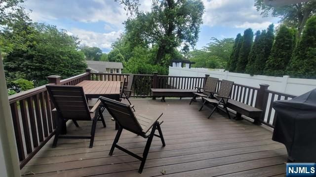 4 Mellon Lane, Tenafly, NJ 07670