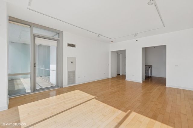 8 E Randolph Street 3007, Chicago, IL 60601