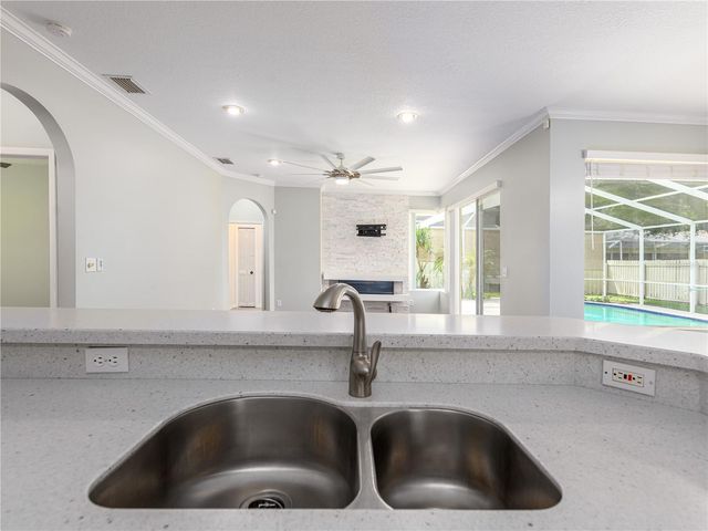 9317 HERITAGE OAK COURT, Tampa, FL 33647