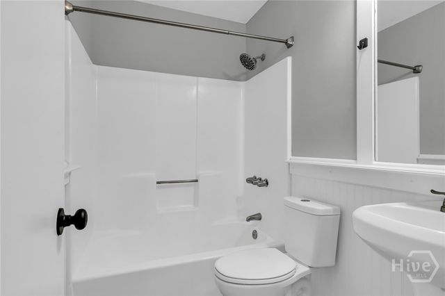 123 Peachtree Drive, Savannah, GA 31419