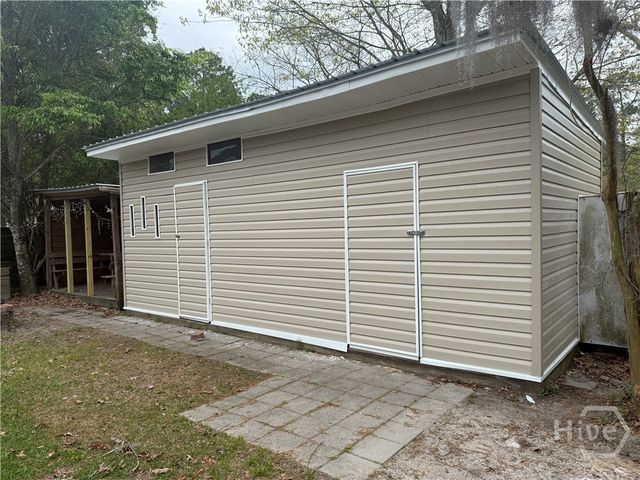 123 Peachtree Drive, Savannah, GA 31419