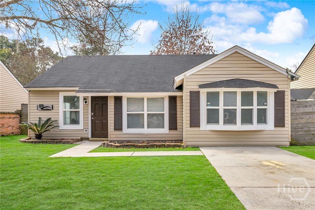 123 Peachtree Drive, Savannah, GA 31419