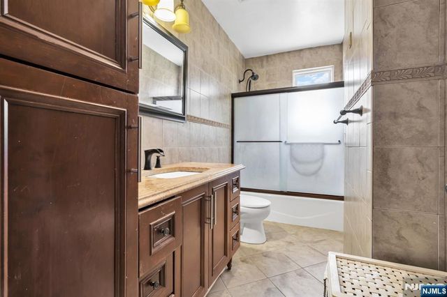 153 Mt Vernon Street, Ridgefield Park, NJ 07660