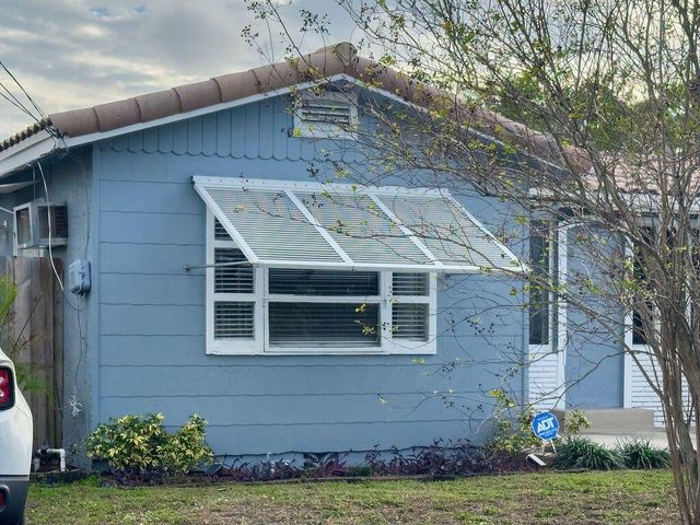 902 NE 34th Street, Oakland Park, FL 33334