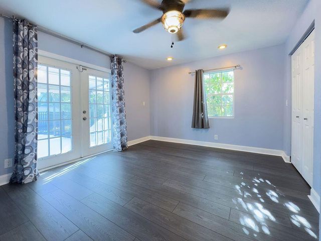 902 NE 34th Street, Oakland Park, FL 33334