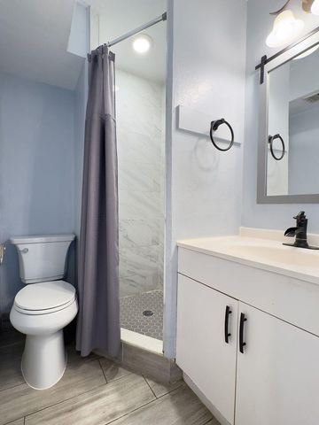 902 NE 34th Street, Oakland Park, FL 33334