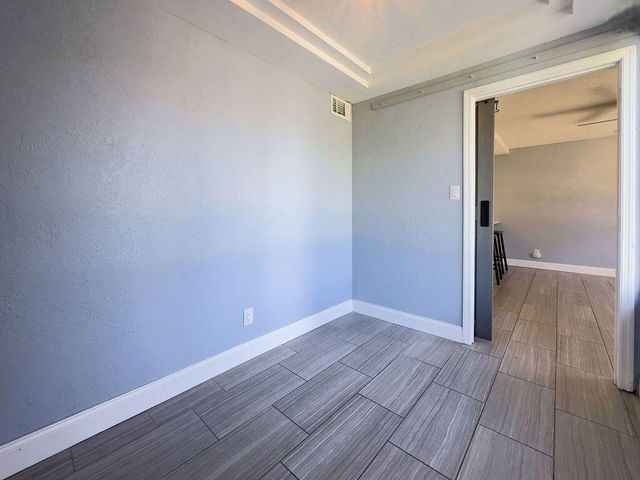 902 NE 34th Street, Oakland Park, FL 33334