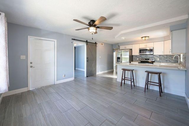 902 NE 34th Street, Oakland Park, FL 33334