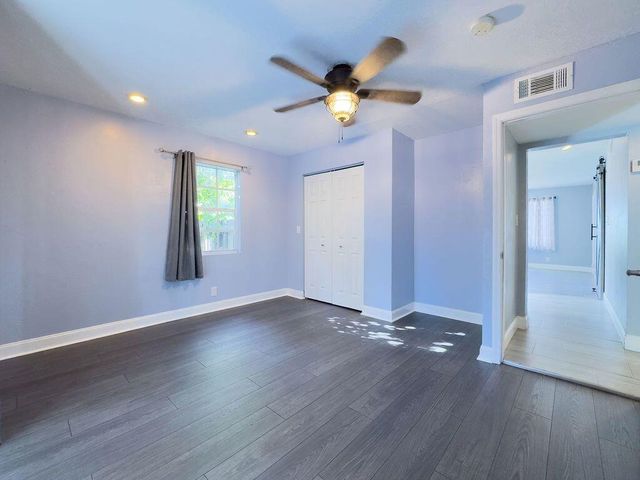 902 NE 34th Street, Oakland Park, FL 33334