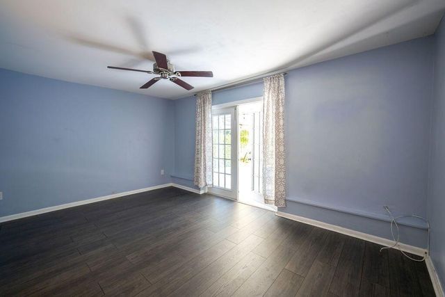 902 NE 34th Street, Oakland Park, FL 33334