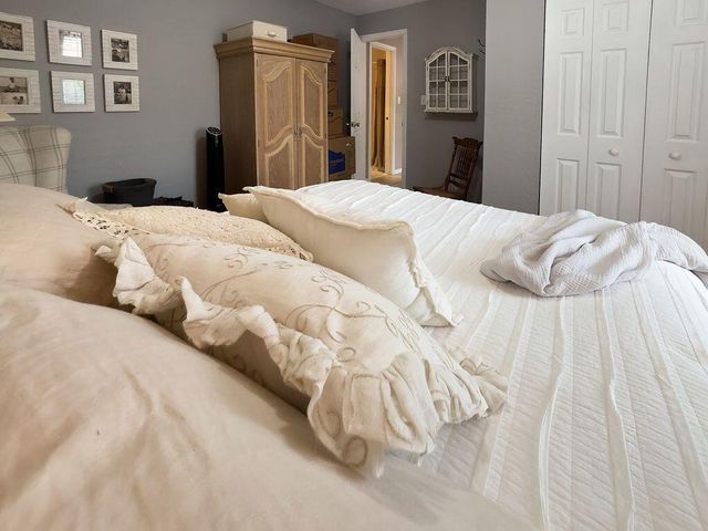 902 NE 34th Street, Oakland Park, FL 33334