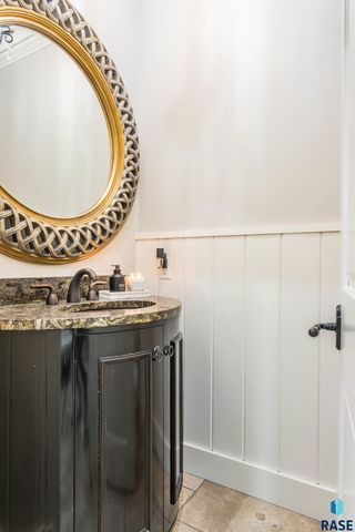 2508 W Sleigh Creek Cir Circle, Sioux Falls, SD 57108