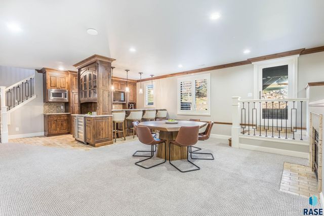 2508 W Sleigh Creek Cir Circle, Sioux Falls, SD 57108